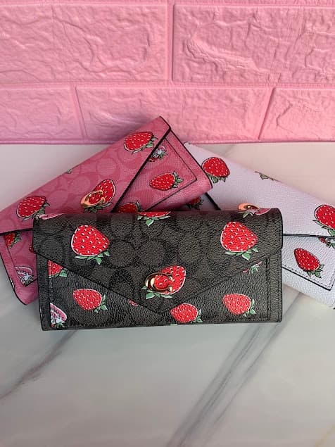 Monedero de fresas
