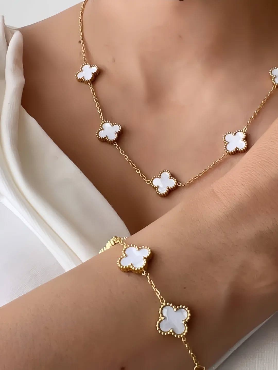 Set de collar y pulsera - imagen 1